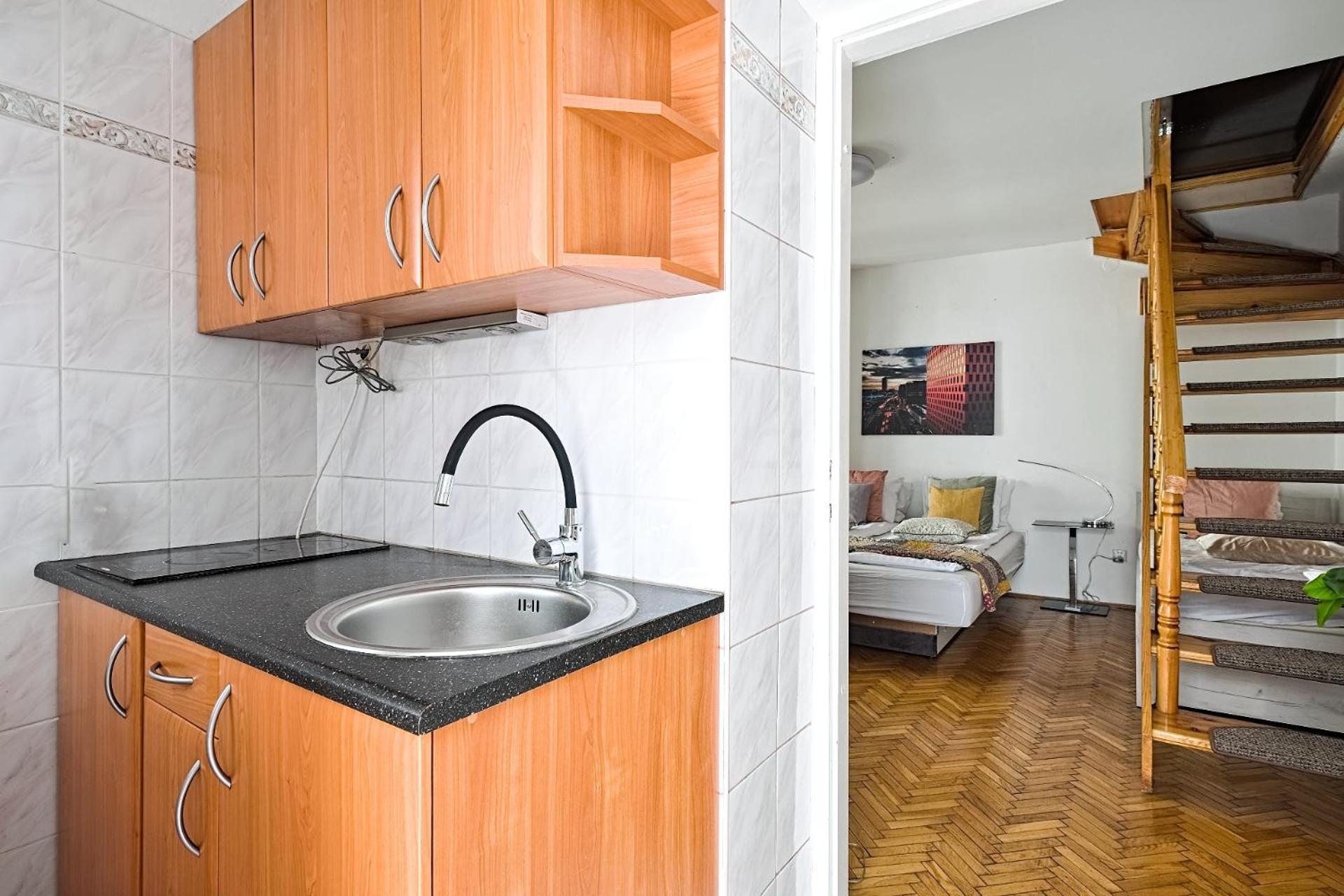 Golden Apartments/rad12/5 *